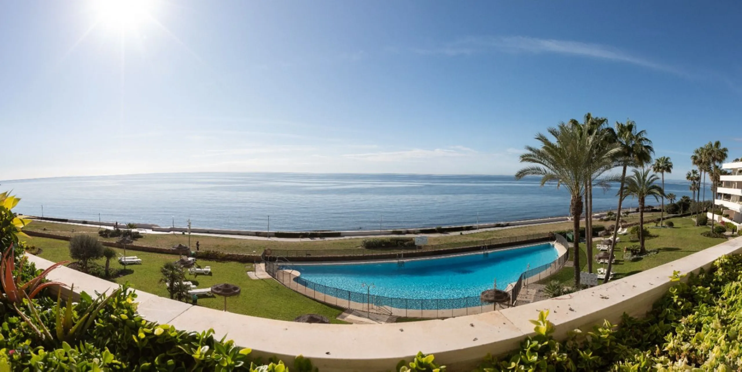 Exclusive Seafront Apartment on the Costa del Sol – A Mediterranean Paradise!