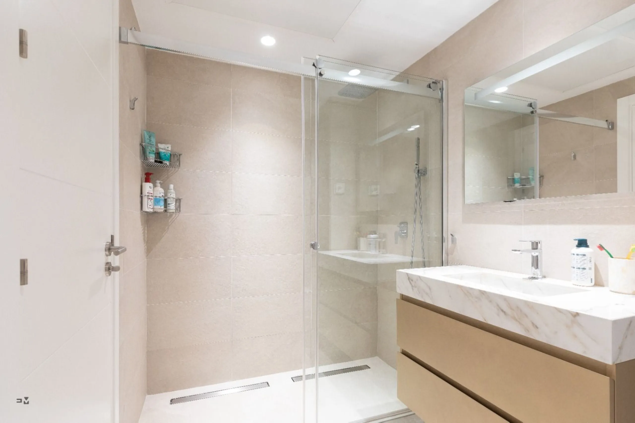 Exclusive Seafront Apartment on the Costa del Sol – A Mediterranean Paradise!