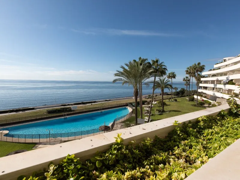 Exclusive Seafront Apartment on the Costa del Sol – A Mediterranean Paradise!