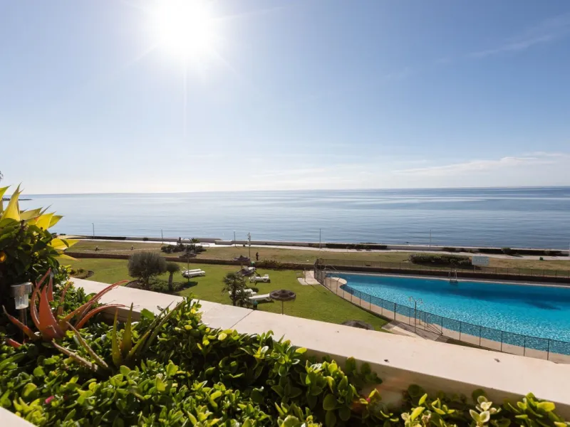 Exclusive Seafront Apartment on the Costa del Sol – A Mediterranean Paradise!