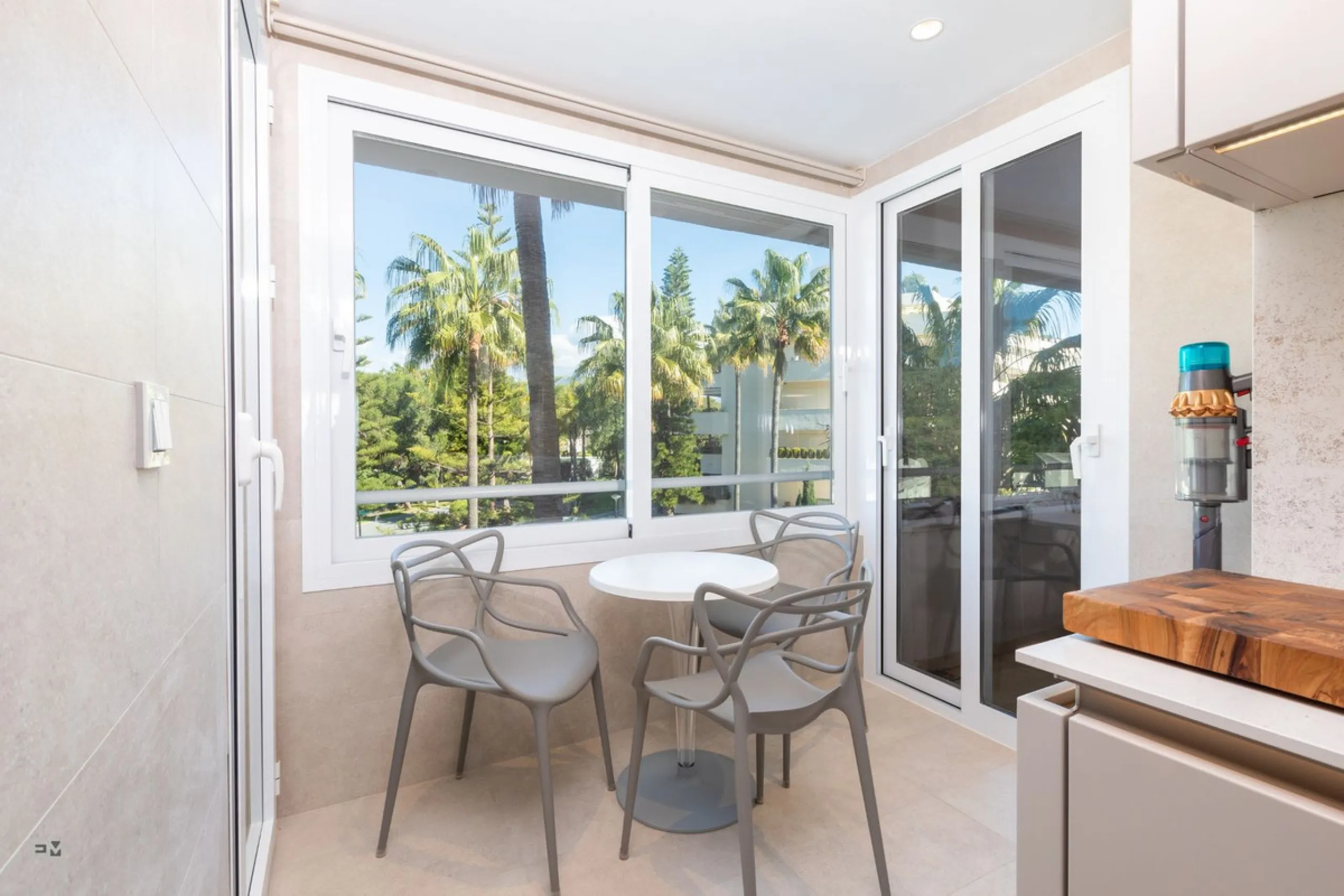 Exclusive Seafront Apartment on the Costa del Sol – A Mediterranean Paradise!