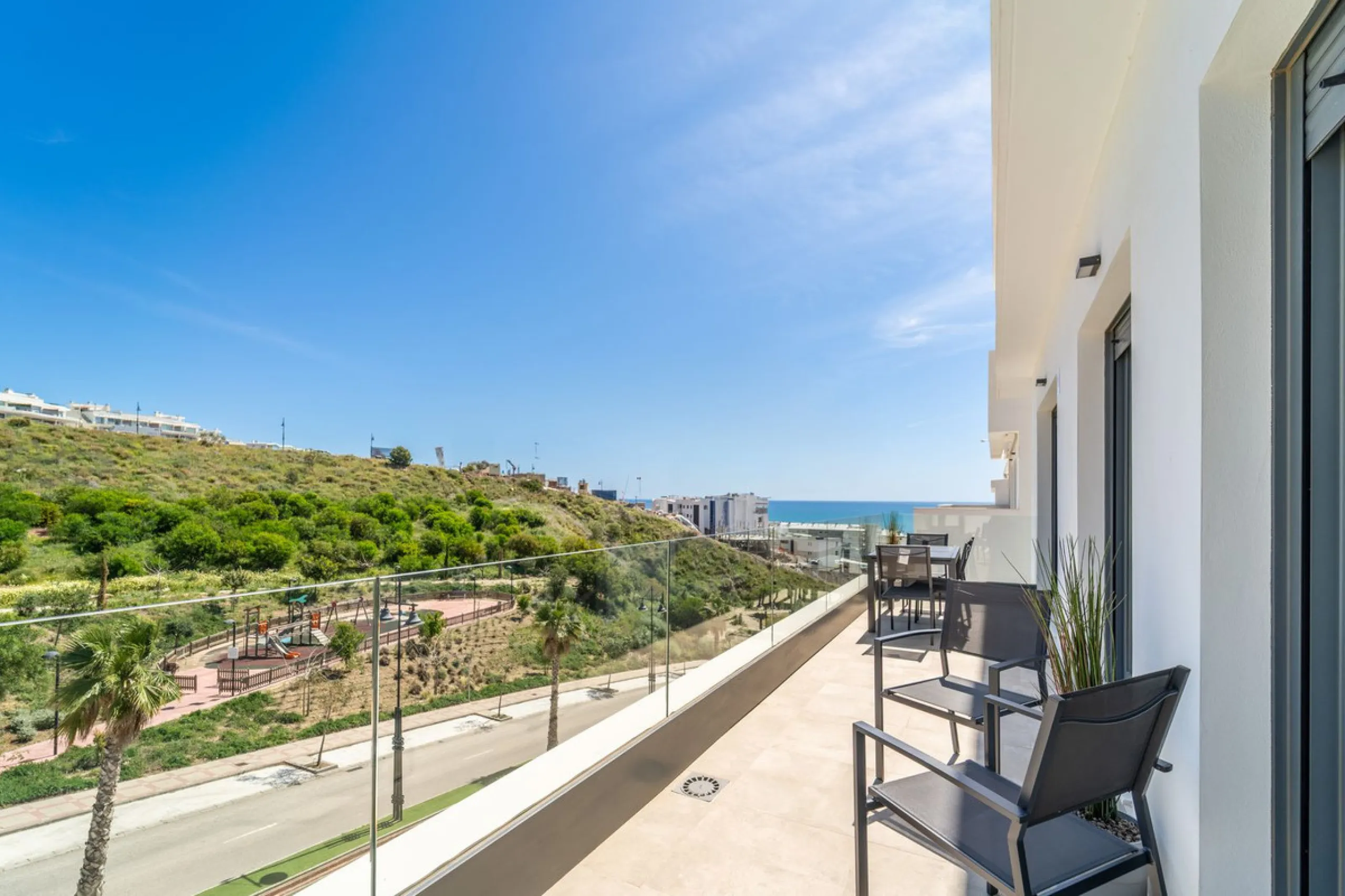 THE APARTMENT IS NOW RENTED FOR LONG TERM. IT CAN BE PURCHASED WITH THE CURRENT LEASE CONTRACT.