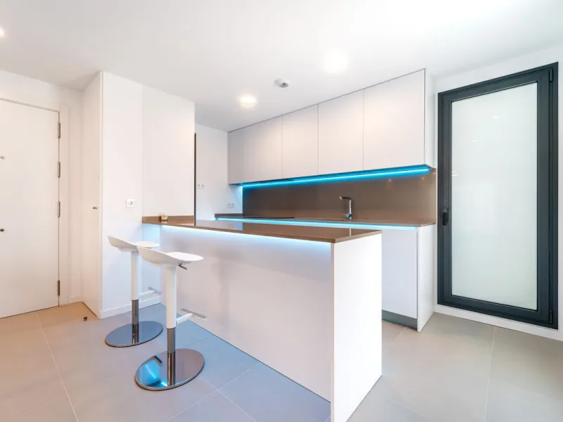 THE APARTMENT IS NOW RENTED FOR LONG TERM. IT CAN BE PURCHASED WITH THE CURRENT LEASE CONTRACT.