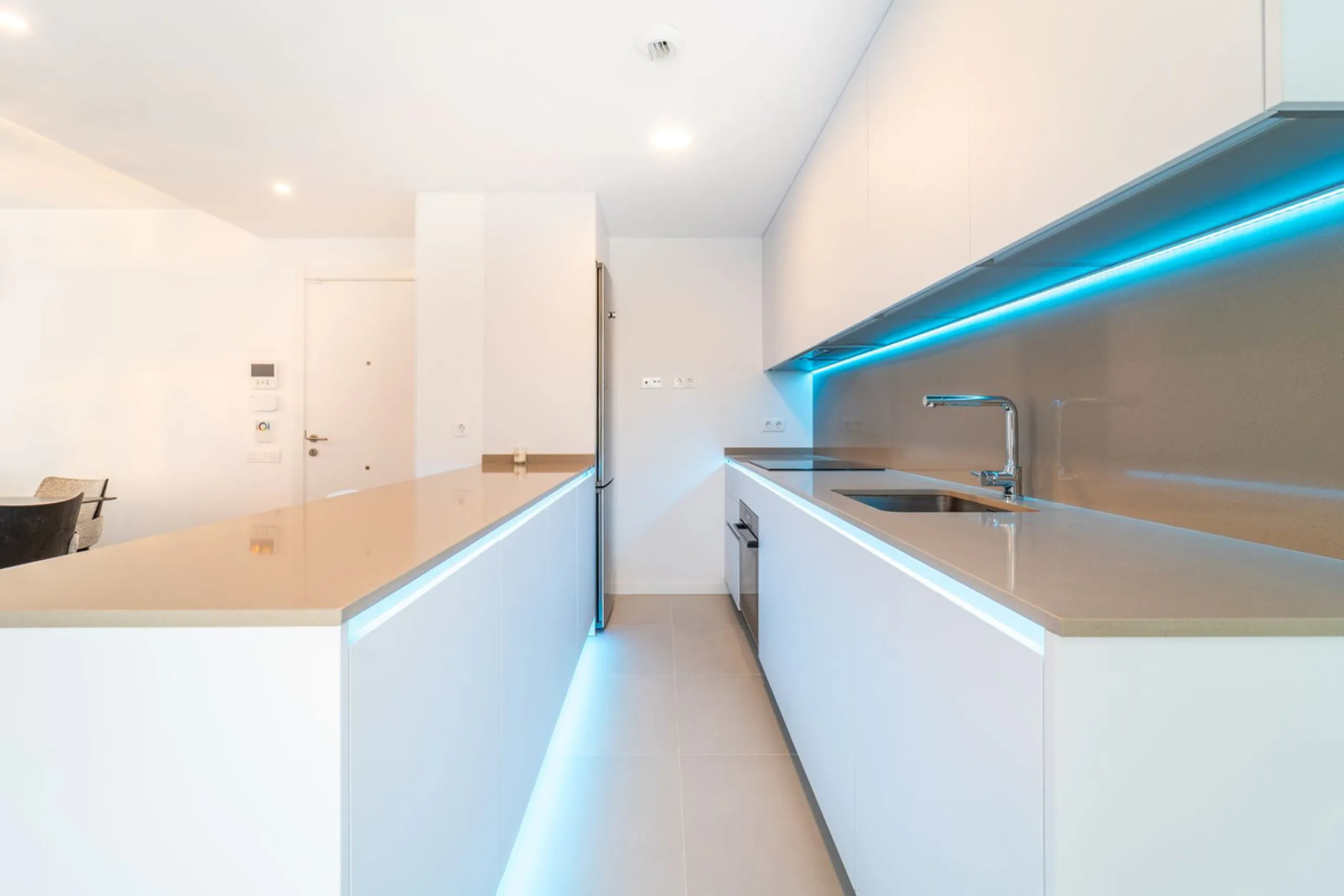 THE APARTMENT IS NOW RENTED FOR LONG TERM. IT CAN BE PURCHASED WITH THE CURRENT LEASE CONTRACT.