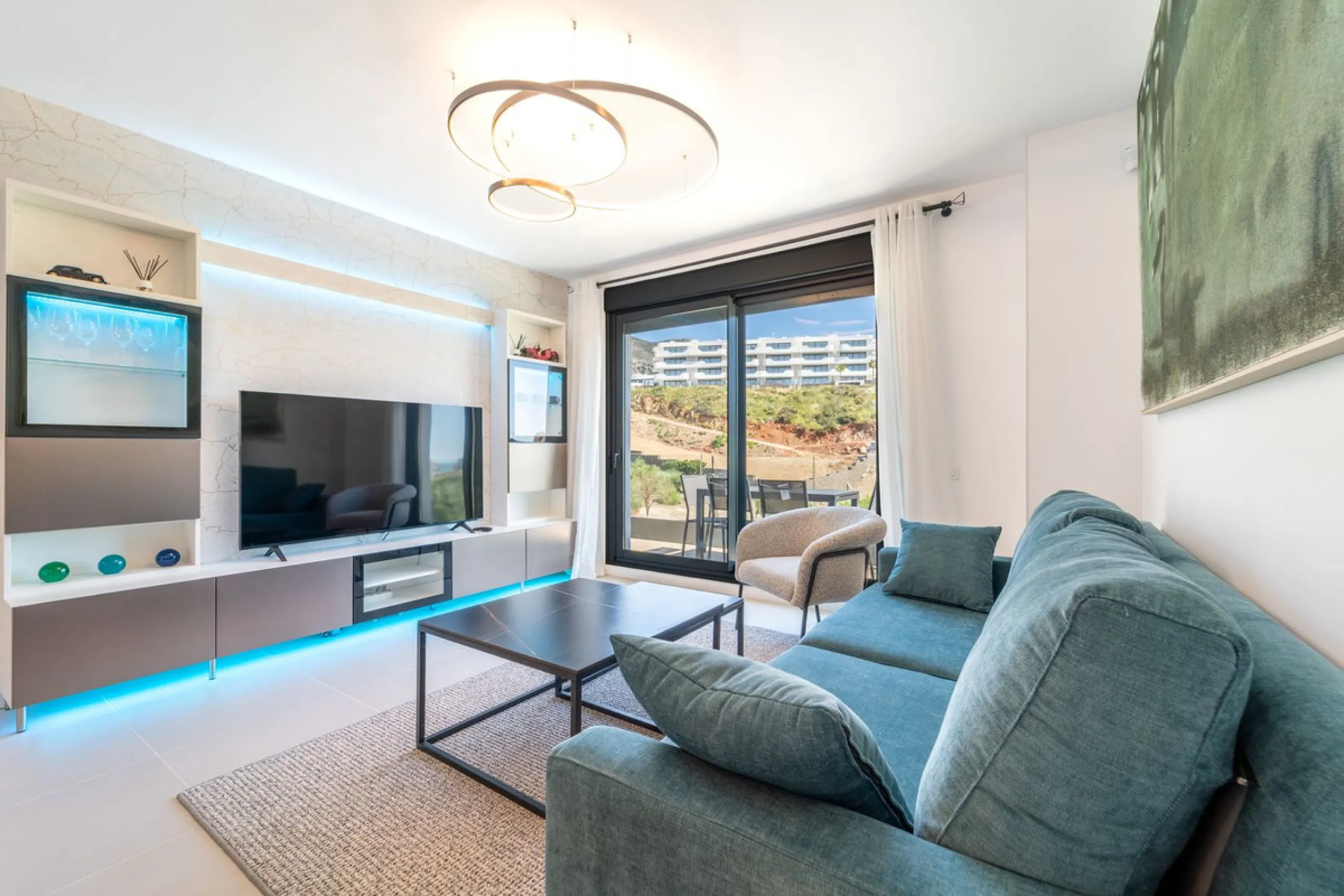 THE APARTMENT IS NOW RENTED FOR LONG TERM. IT CAN BE PURCHASED WITH THE CURRENT LEASE CONTRACT.