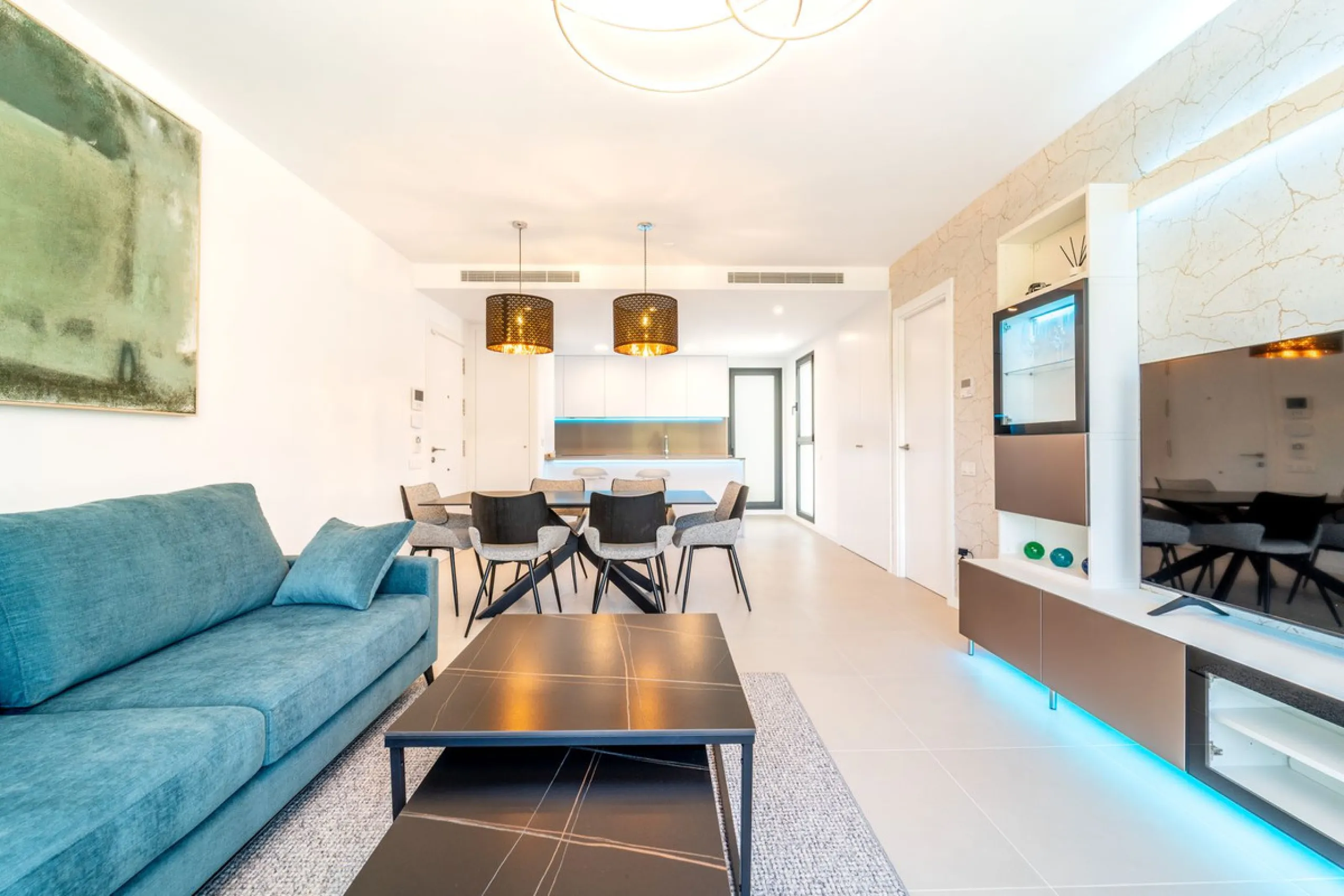 THE APARTMENT IS NOW RENTED FOR LONG TERM. IT CAN BE PURCHASED WITH THE CURRENT LEASE CONTRACT.