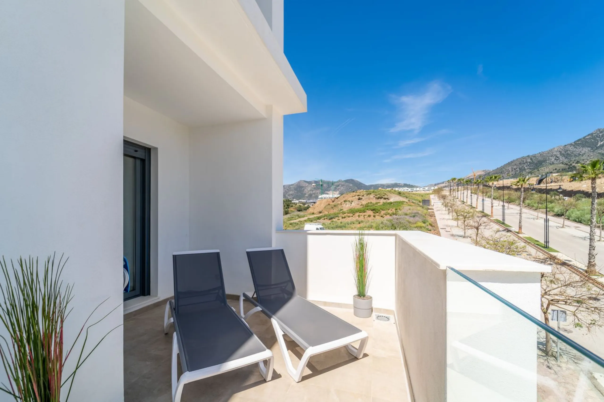 THE APARTMENT IS NOW RENTED FOR LONG TERM. IT CAN BE PURCHASED WITH THE CURRENT LEASE CONTRACT.
