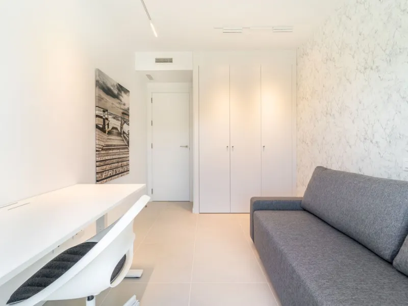THE APARTMENT IS NOW RENTED FOR LONG TERM. IT CAN BE PURCHASED WITH THE CURRENT LEASE CONTRACT.