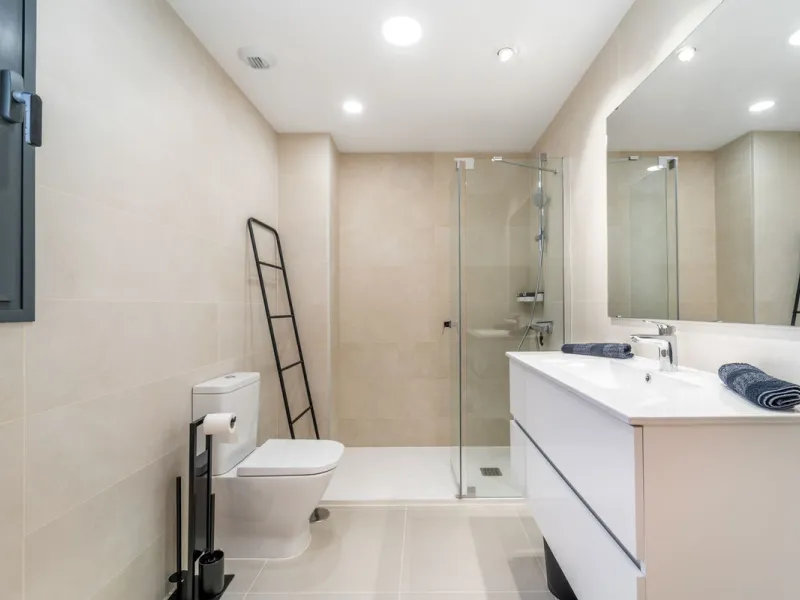 THE APARTMENT IS NOW RENTED FOR LONG TERM. IT CAN BE PURCHASED WITH THE CURRENT LEASE CONTRACT.