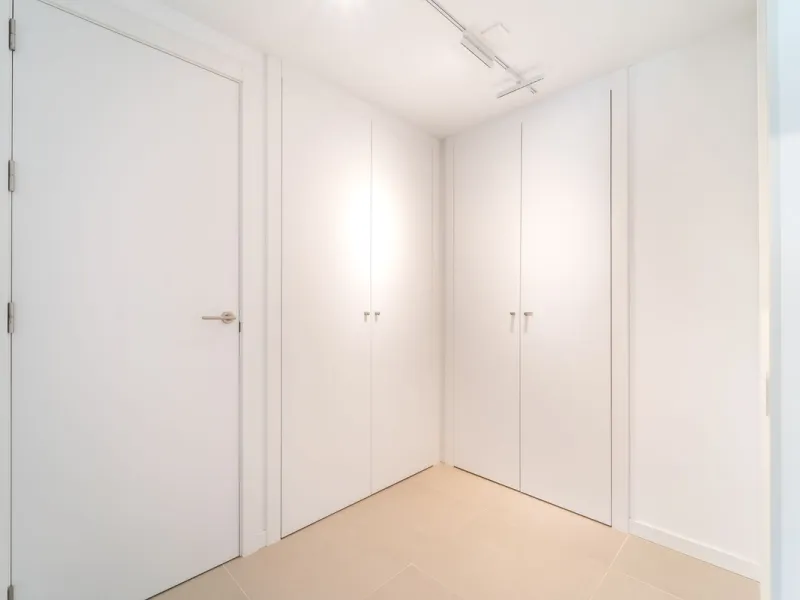 THE APARTMENT IS NOW RENTED FOR LONG TERM. IT CAN BE PURCHASED WITH THE CURRENT LEASE CONTRACT.