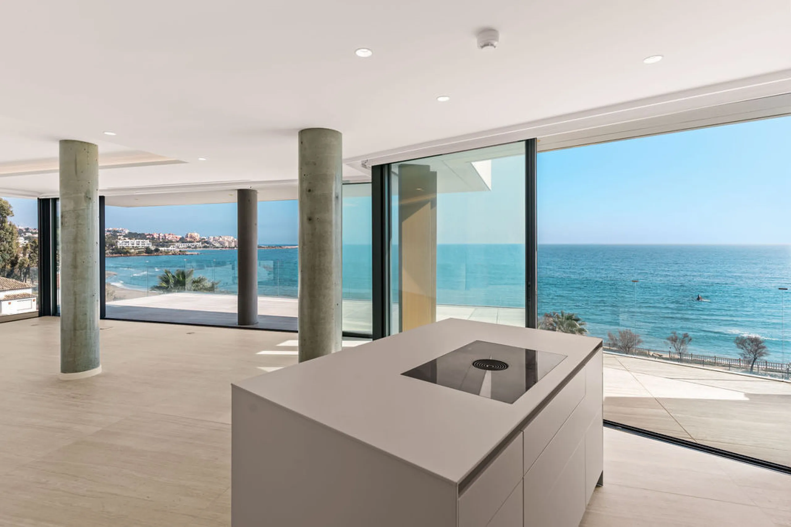 Apartment - Penthouse Duplex в продаже в Estepona, Málaga. В доме 4 спален и 5 ванных комнат. Площадь дома 199 м²