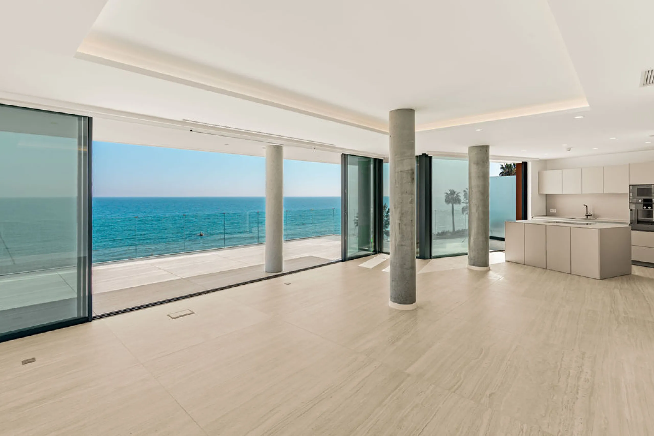 Apartment - Penthouse Duplex в продаже в Estepona, Málaga. В доме 4 спален и 5 ванных комнат. Площадь дома 199 м²
