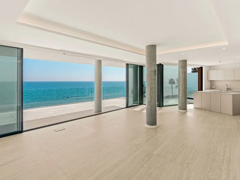 Apartment - Penthouse Duplex в продаже в Estepona, Málaga. В доме 4 спален и 5 ванных комнат. Площадь дома 199 м²
