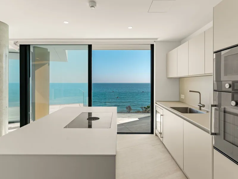 Apartment - Penthouse Duplex в продаже в Estepona, Málaga. В доме 4 спален и 5 ванных комнат. Площадь дома 199 м²