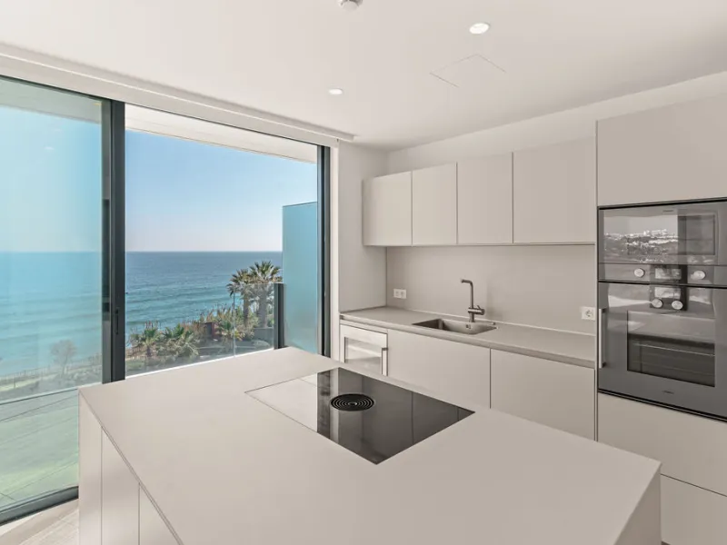 Apartment - Penthouse Duplex в продаже в Estepona, Málaga. В доме 4 спален и 5 ванных комнат. Площадь дома 199 м²