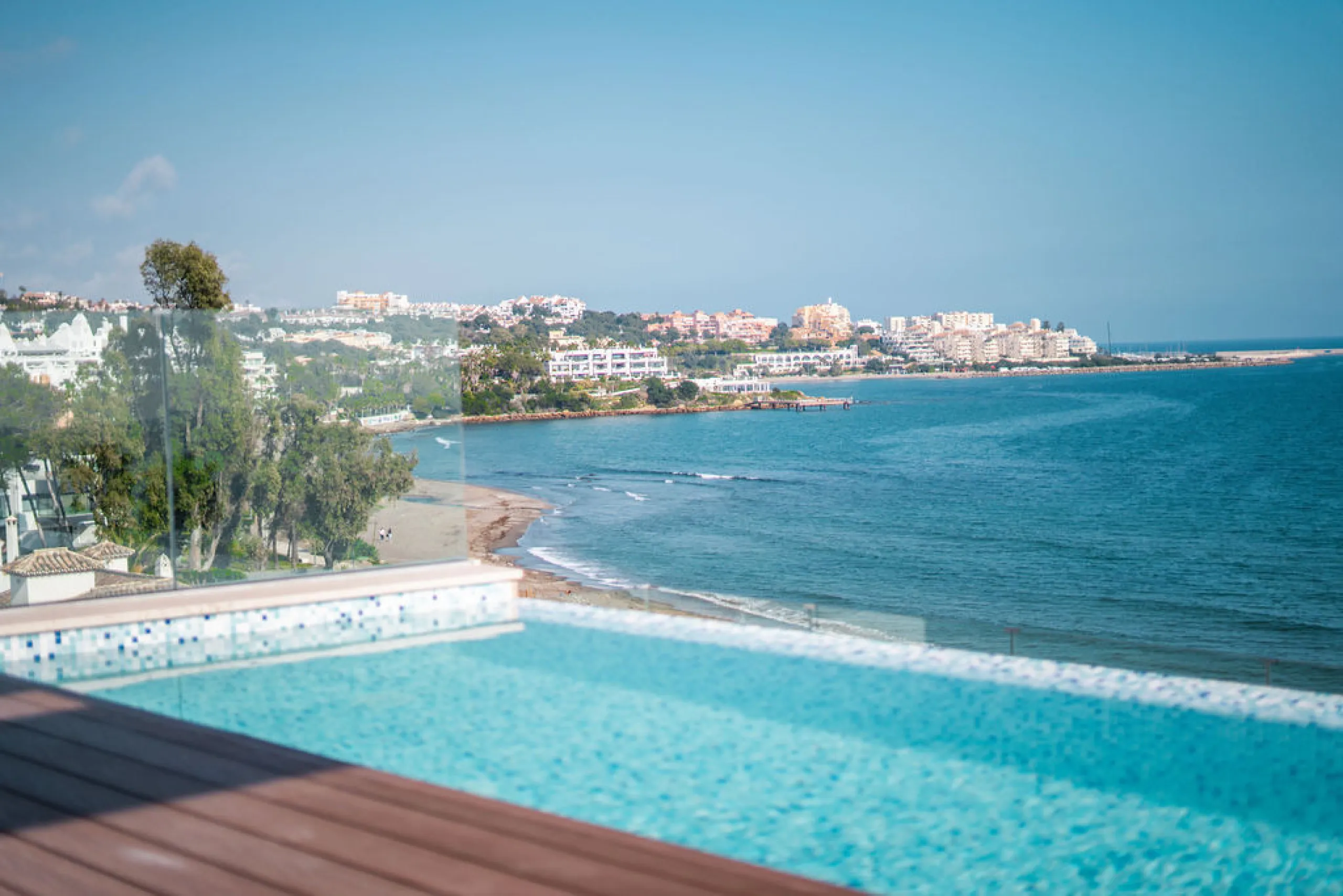 Apartment - Penthouse Duplex в продаже в Estepona, Málaga. В доме 4 спален и 5 ванных комнат. Площадь дома 199 м²