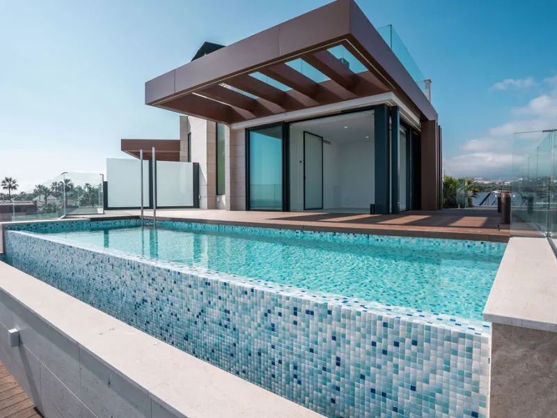 Apartment - Penthouse Duplex в продаже в Estepona, Málaga. В доме 4 спален и 5 ванных комнат. Площадь дома 199 м²
