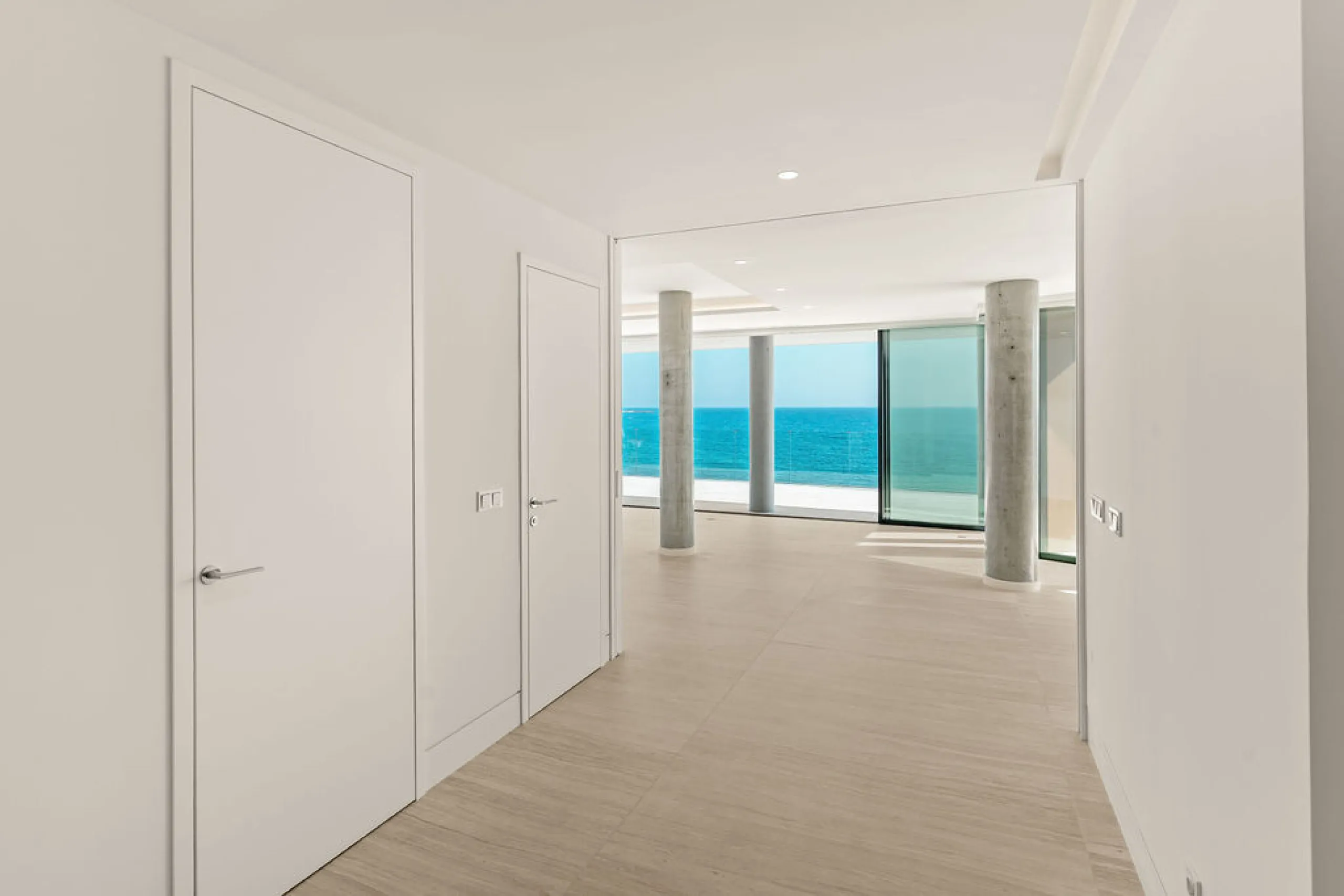 Apartment - Penthouse Duplex в продаже в Estepona, Málaga. В доме 4 спален и 5 ванных комнат. Площадь дома 199 м²