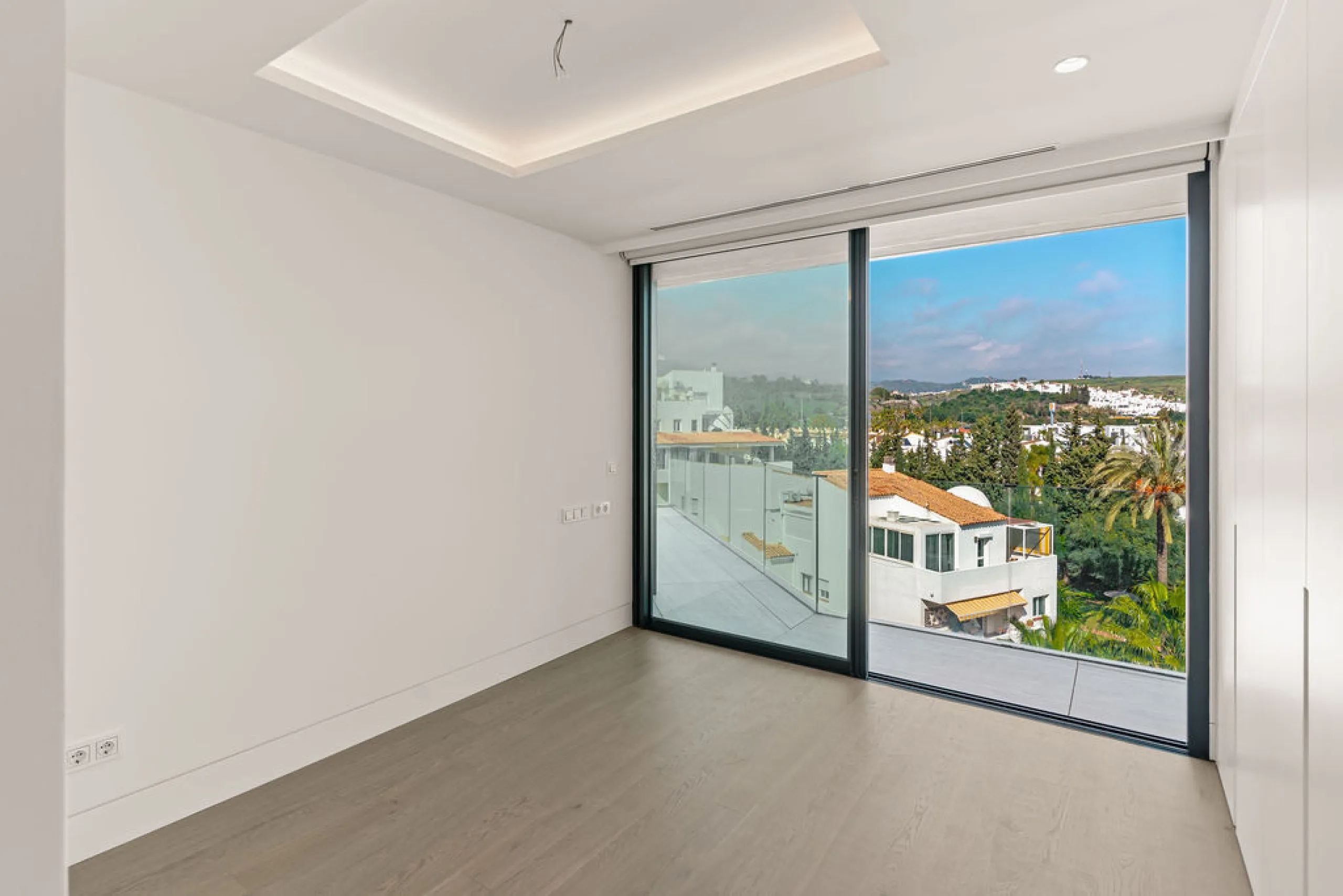 Apartment - Penthouse Duplex в продаже в Estepona, Málaga. В доме 4 спален и 5 ванных комнат. Площадь дома 199 м²