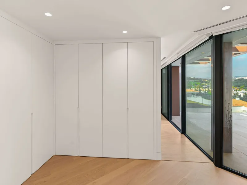 Apartment - Penthouse Duplex в продаже в Estepona, Málaga. В доме 4 спален и 5 ванных комнат. Площадь дома 199 м²