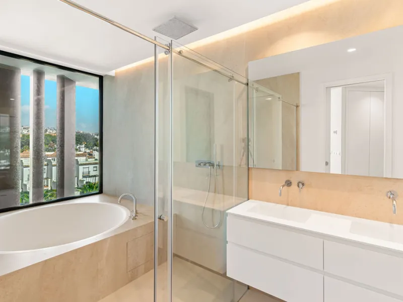 Apartment - Penthouse Duplex в продаже в Estepona, Málaga. В доме 4 спален и 5 ванных комнат. Площадь дома 199 м²