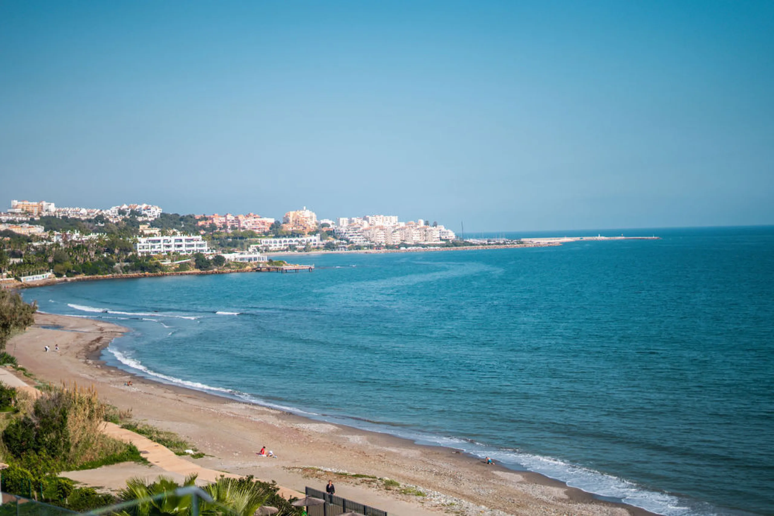 Apartment - Penthouse Duplex в продаже в Estepona, Málaga. В доме 4 спален и 5 ванных комнат. Площадь дома 199 м²