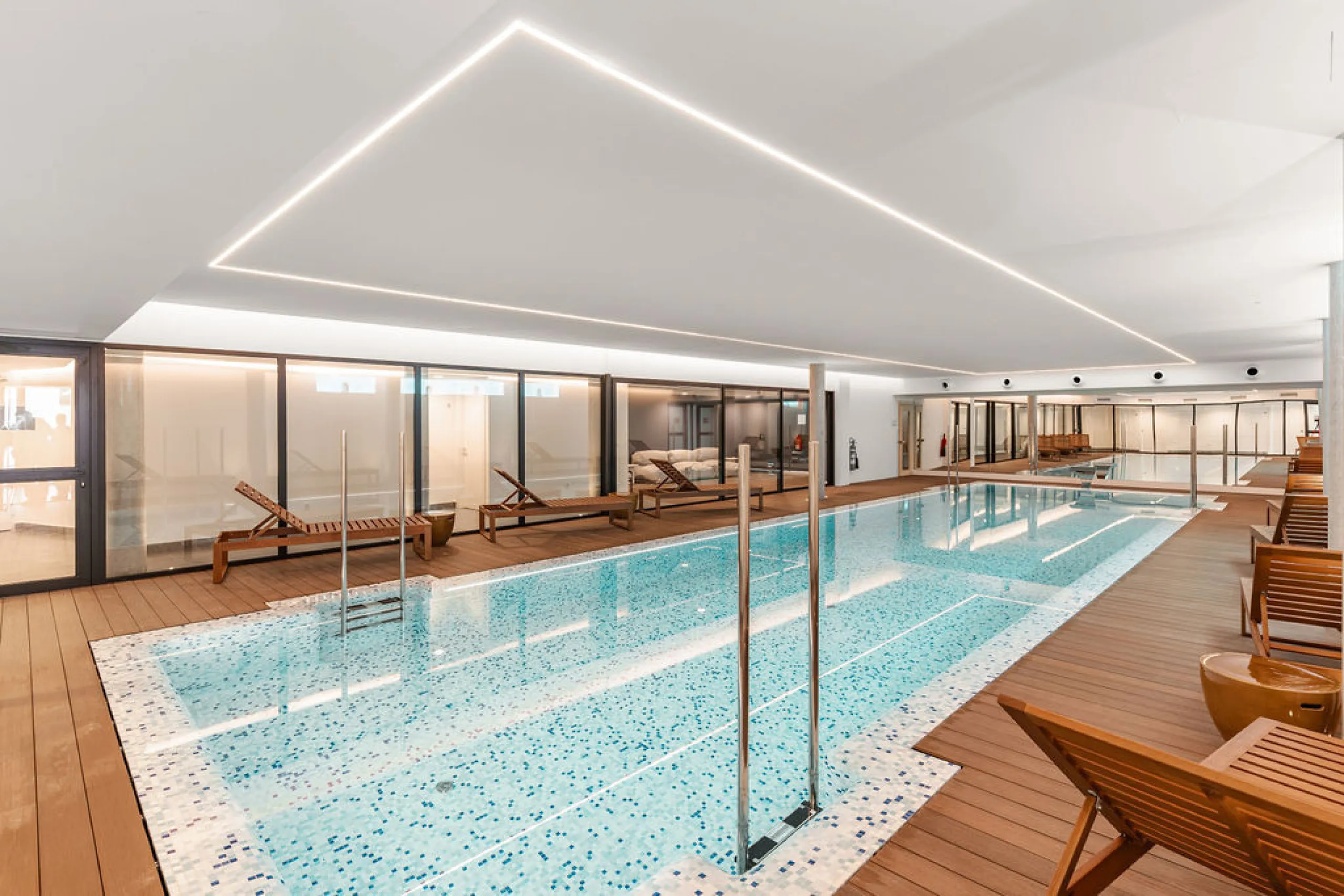 Apartment - Penthouse Duplex в продаже в Estepona, Málaga. В доме 4 спален и 5 ванных комнат. Площадь дома 199 м²