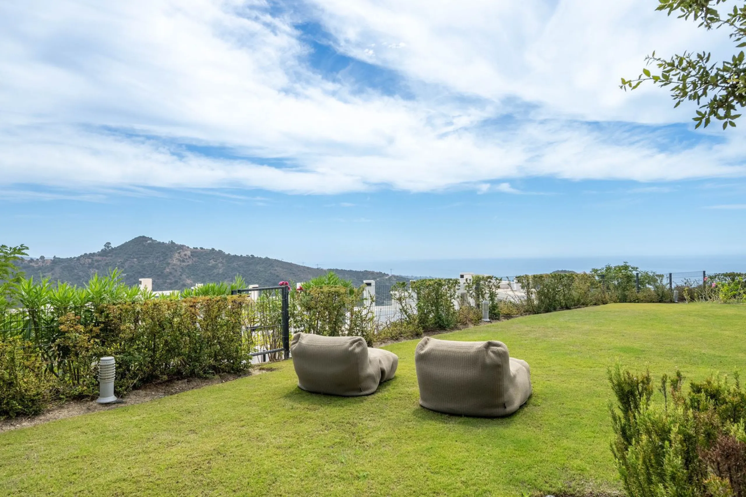 Apartment - Ground Floor Apartment в продаже в Ojén, Málaga. В доме 3 спален и 3 ванных комнат. Площадь дома 193 м²