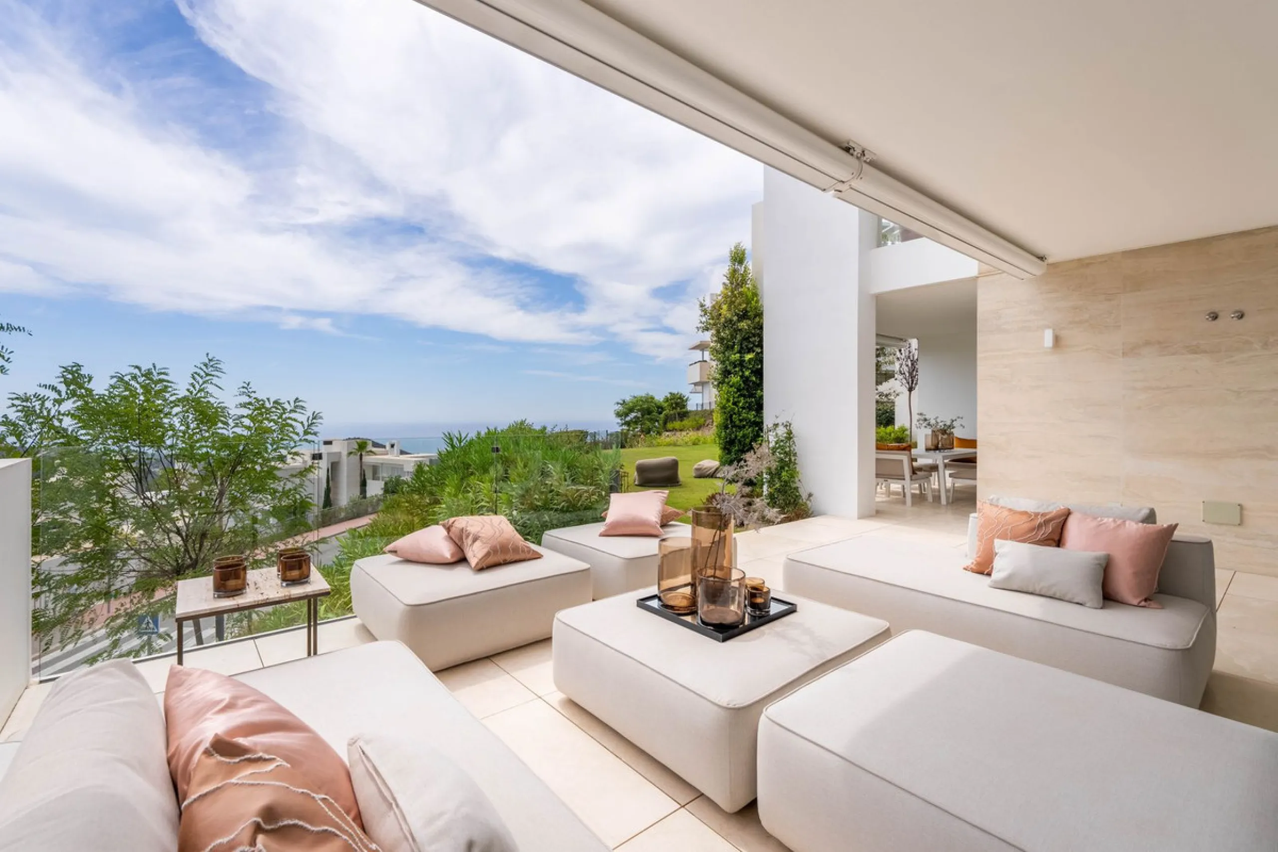 Apartment - Ground Floor Apartment в продаже в Ojén, Málaga. В доме 3 спален и 3 ванных комнат. Площадь дома 193 м²
