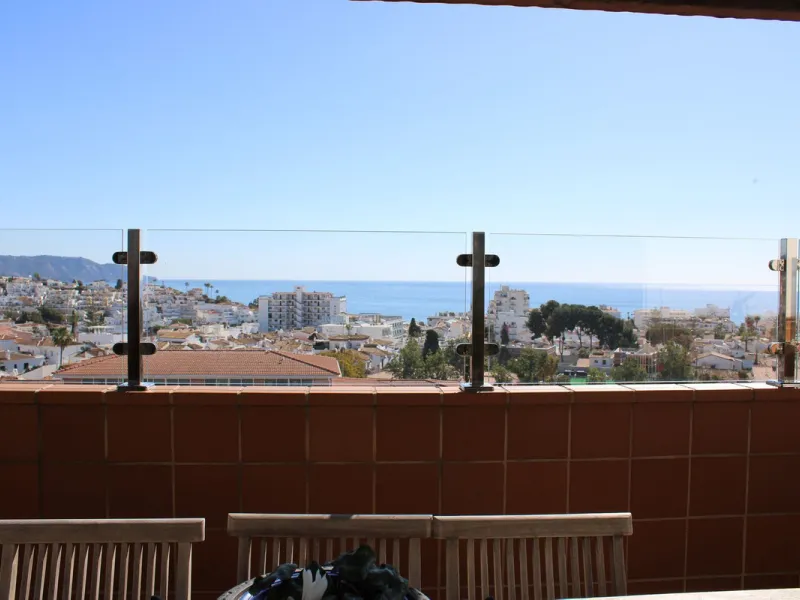 Apartment - Penthouse в продаже в Nerja, Málaga. В доме 3 спален и 2 ванных комнат. Площадь дома 158 м²
