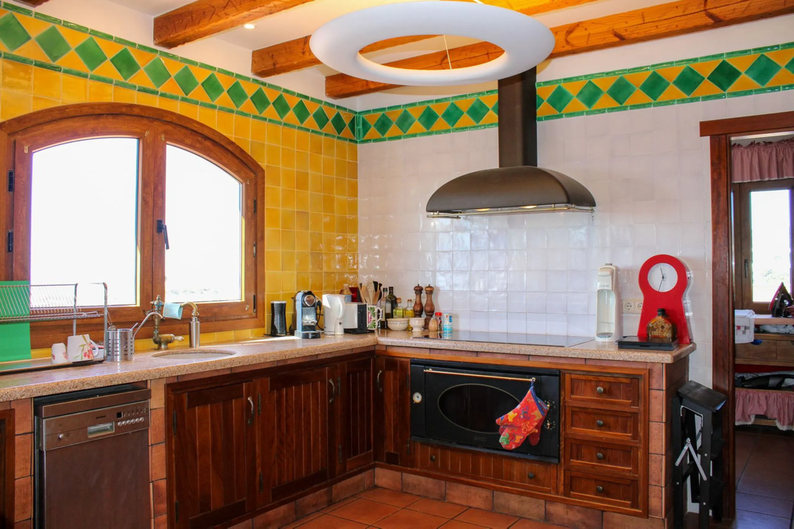 Exclusive penthouse in the heart of Nerja, spectacular sea views with both sunrise and sunset from the terraces.