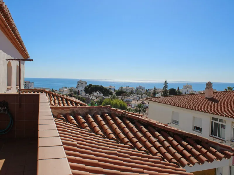 Exclusive penthouse in the heart of Nerja, spectacular sea views with both sunrise and sunset from the terraces.