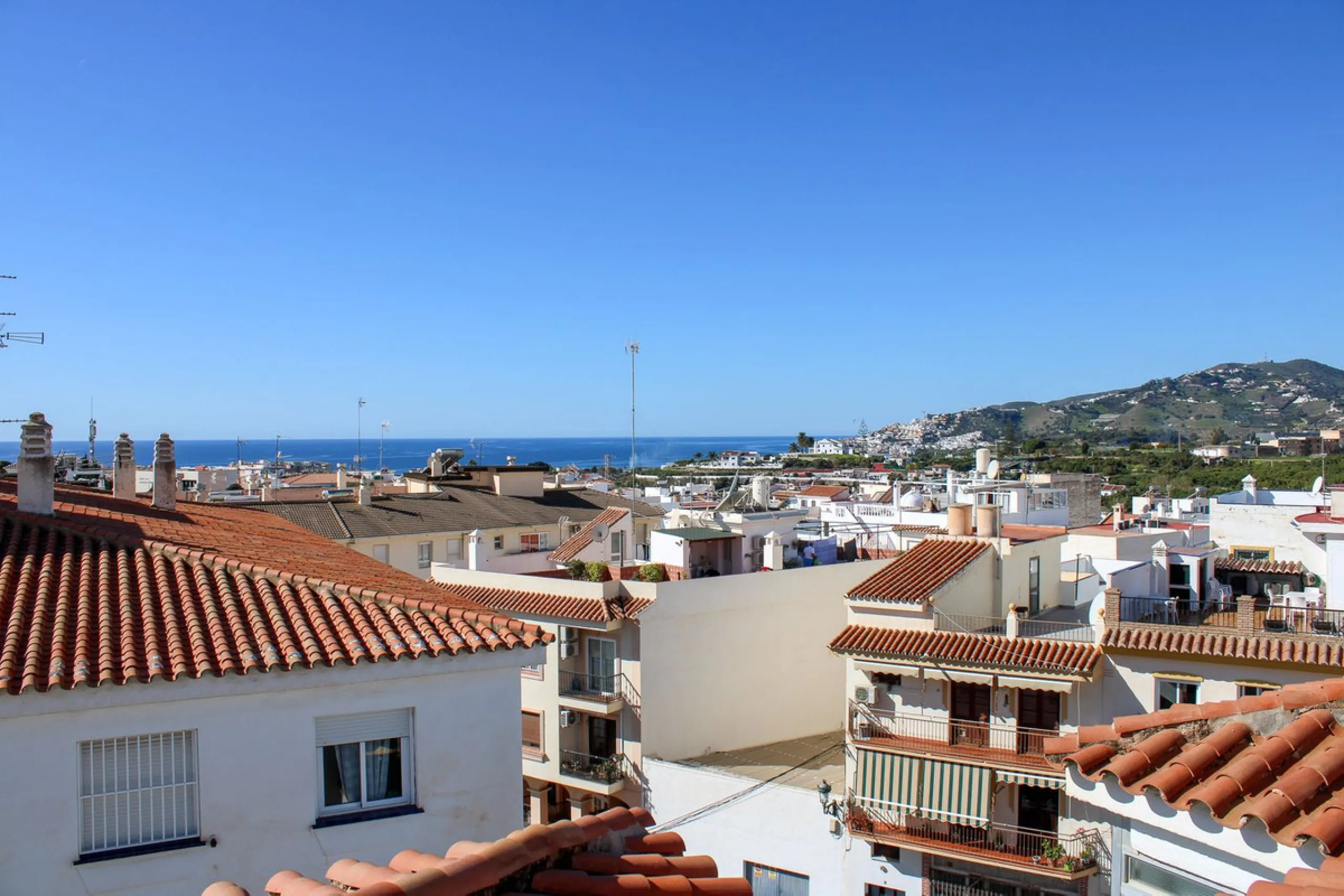 Exclusive penthouse in the heart of Nerja, spectacular sea views with both sunrise and sunset from the terraces.