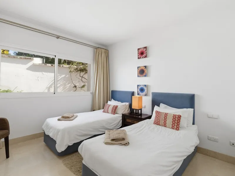 Apartment - Ground Floor Apartment в продаже в Marbella, Málaga. В доме 3 спален и 2 ванных комнат. Площадь дома 150 м²