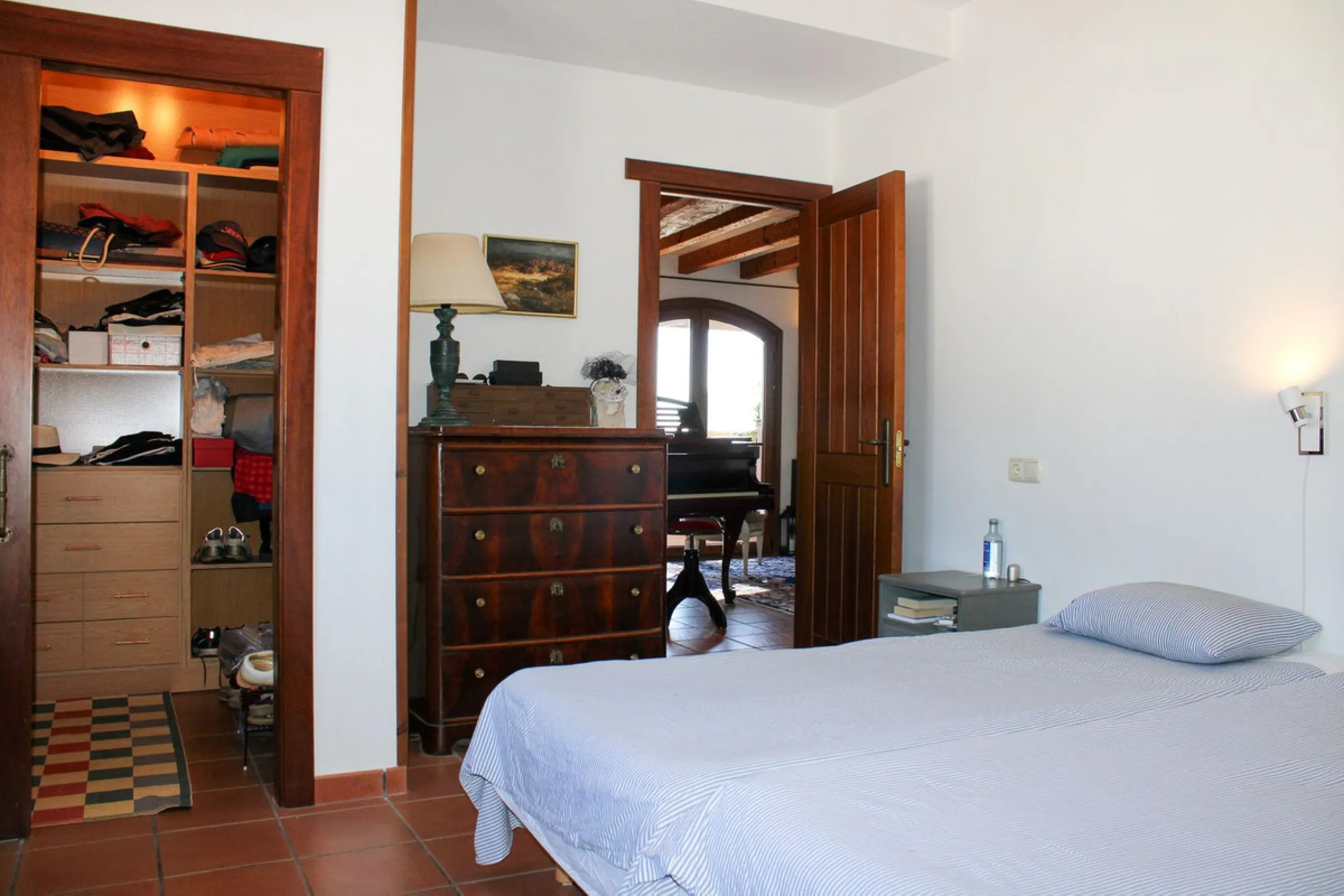 Exclusive penthouse in the heart of Nerja, spectacular sea views with both sunrise and sunset from the terraces.