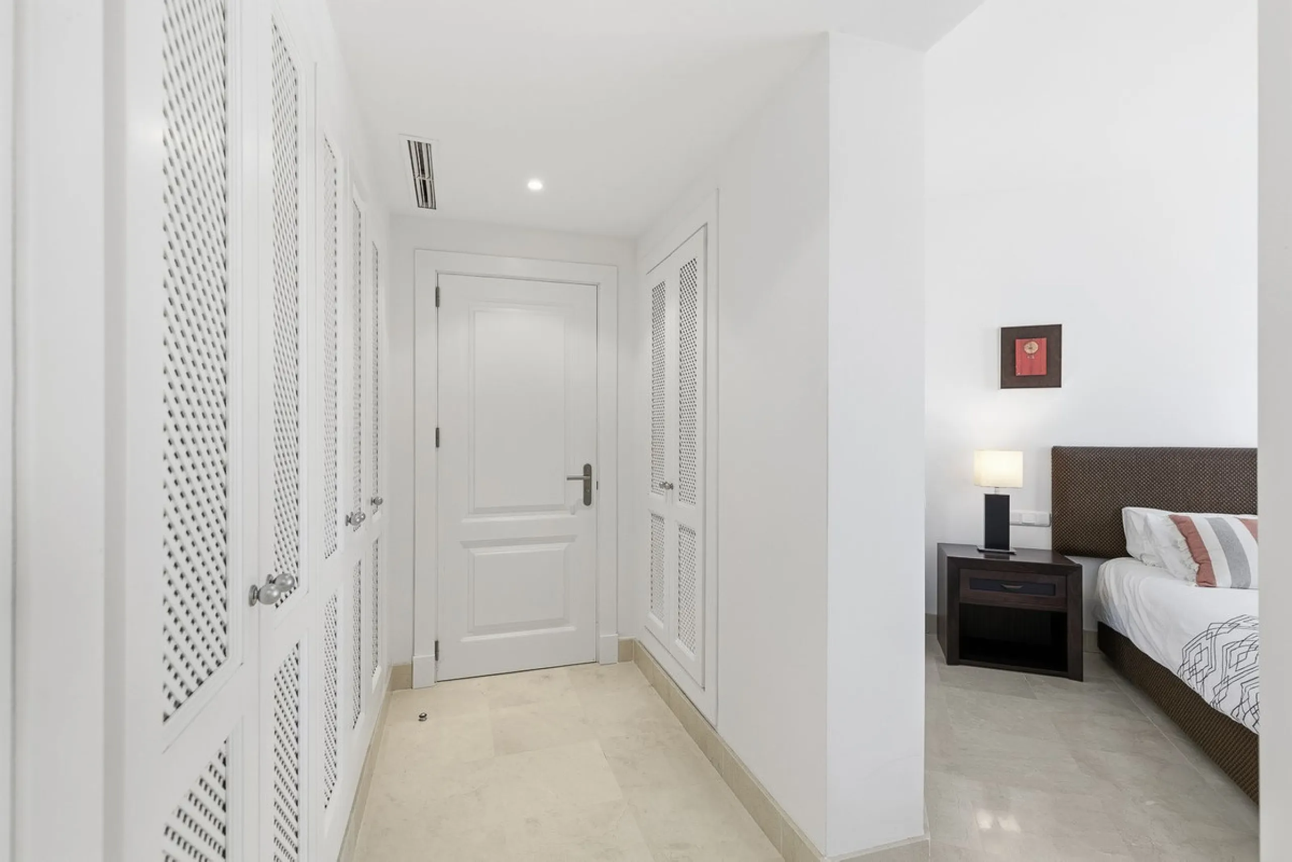 This beautifully presented south-facing three-bedroom ground floor apartment is located in one of the most sought-after communities in Nueva Andalucía, Las Tortugas de Aloha. The property has been furnished to a high standard throughout, combining comfort
