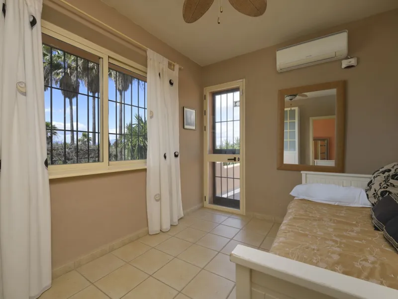 This magnificent finca offers the best of both worlds a luxurious, stylish property in a tranquil setting close to everything you need. Just five minutes driving from Alhaurin el Grande and 25 minutesfrom the airport. Perfect access, lovely views to the c