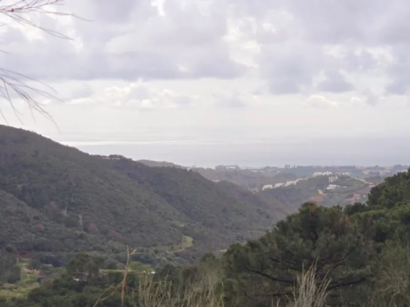Nestled in the serene mountains of Benahavís, this exceptional rustic finca offers a unique opportunity for those looking to bring their dream building project to life. Boasting spectacular panoramic views of both the sea and the surrounding mountains, th