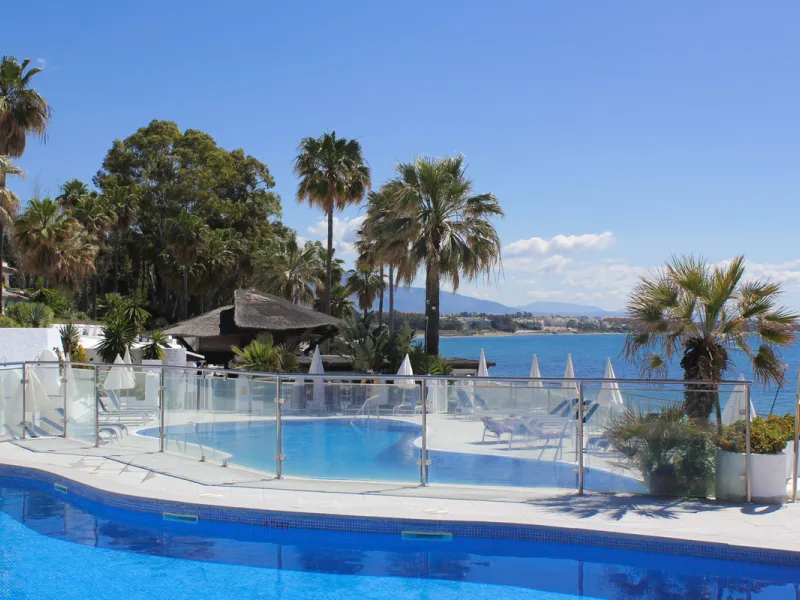 Apartment - Penthouse Duplex в продаже в Estepona, Málaga. В доме 3 спален и 4 ванных комнат. Площадь дома 270 м²