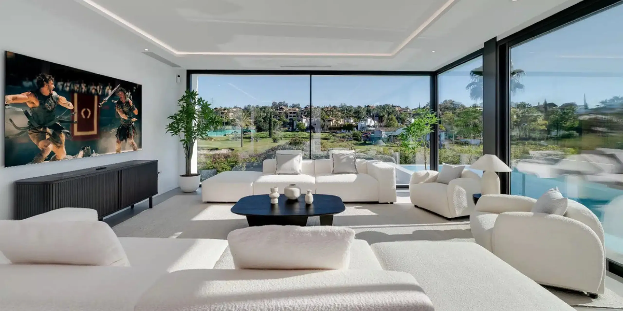 This is a brand new, Scandinavian-inspired home set front line to El Campanario Golf. Just minutes from Puerto Banús, the beach, and top golf courses, this modern villa offers five spacious bedrooms, four en suite bathrooms, and a guest toilet. The open p