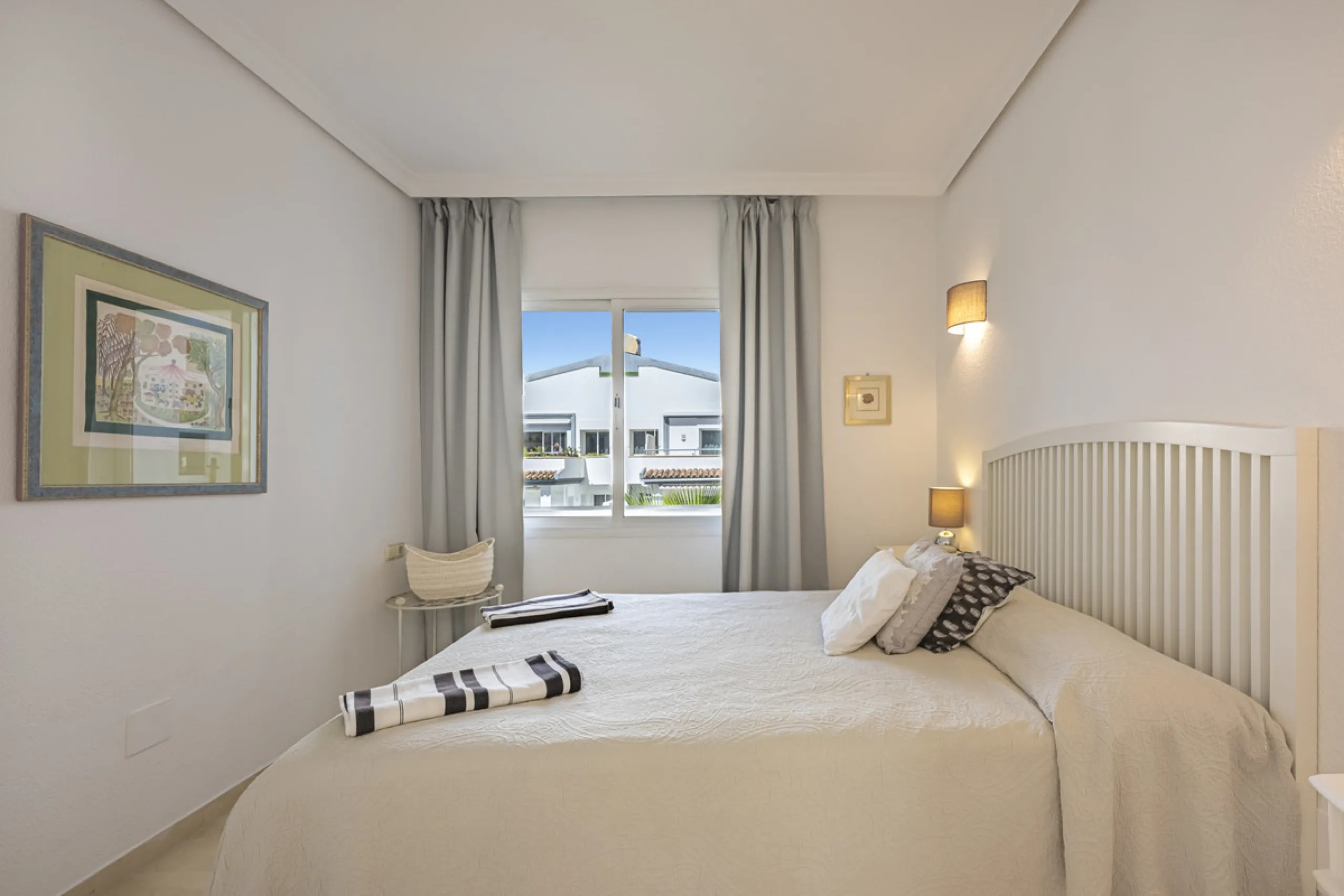 Apartment - Penthouse Duplex в продаже в Estepona, Málaga. В доме 3 спален и 4 ванных комнат. Площадь дома 270 м²