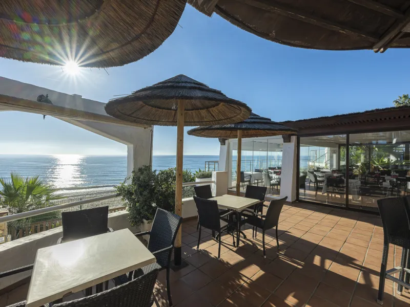 Apartment - Penthouse Duplex в продаже в Estepona, Málaga. В доме 3 спален и 4 ванных комнат. Площадь дома 270 м²