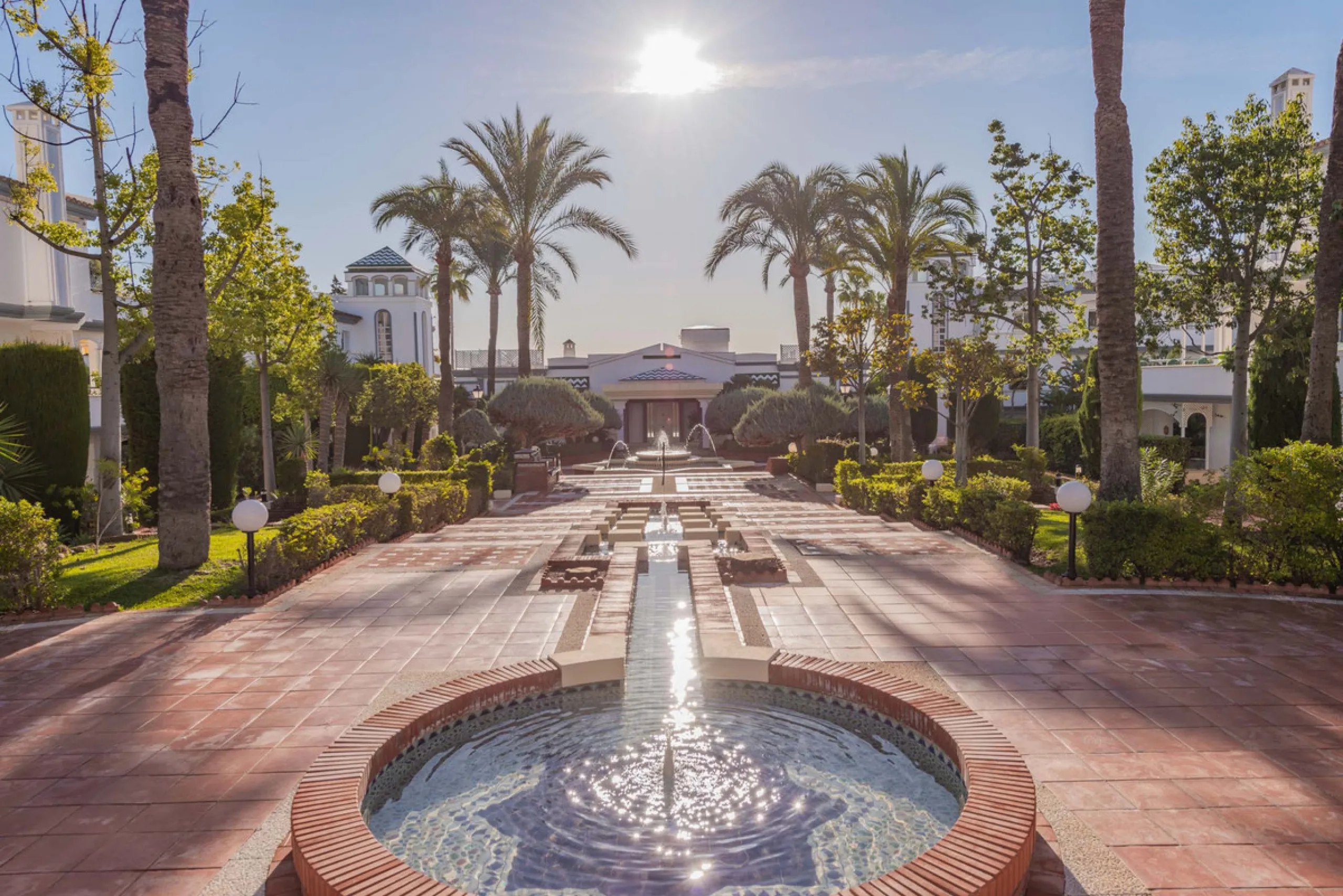 Apartment - Penthouse Duplex в продаже в Estepona, Málaga. В доме 3 спален и 4 ванных комнат. Площадь дома 270 м²