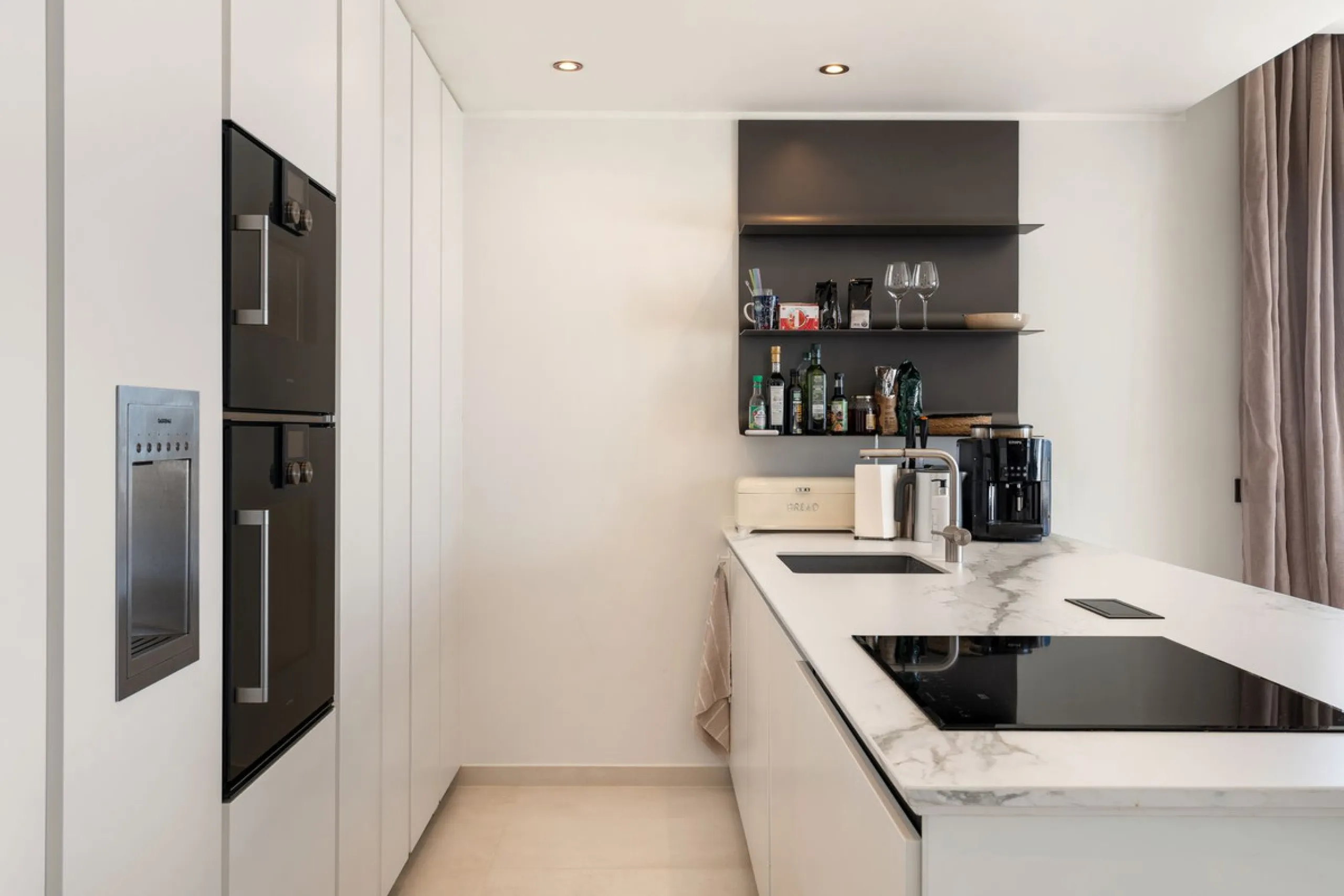 This stunning 2-bedroom, 2-bathroom penthouse is located in the newly built luxury complex, Nine Lions Residences. Set within an exclusive gated community, the apartment offers breathtaking panoramic views of the Mediterranean Sea. Designed for modern com