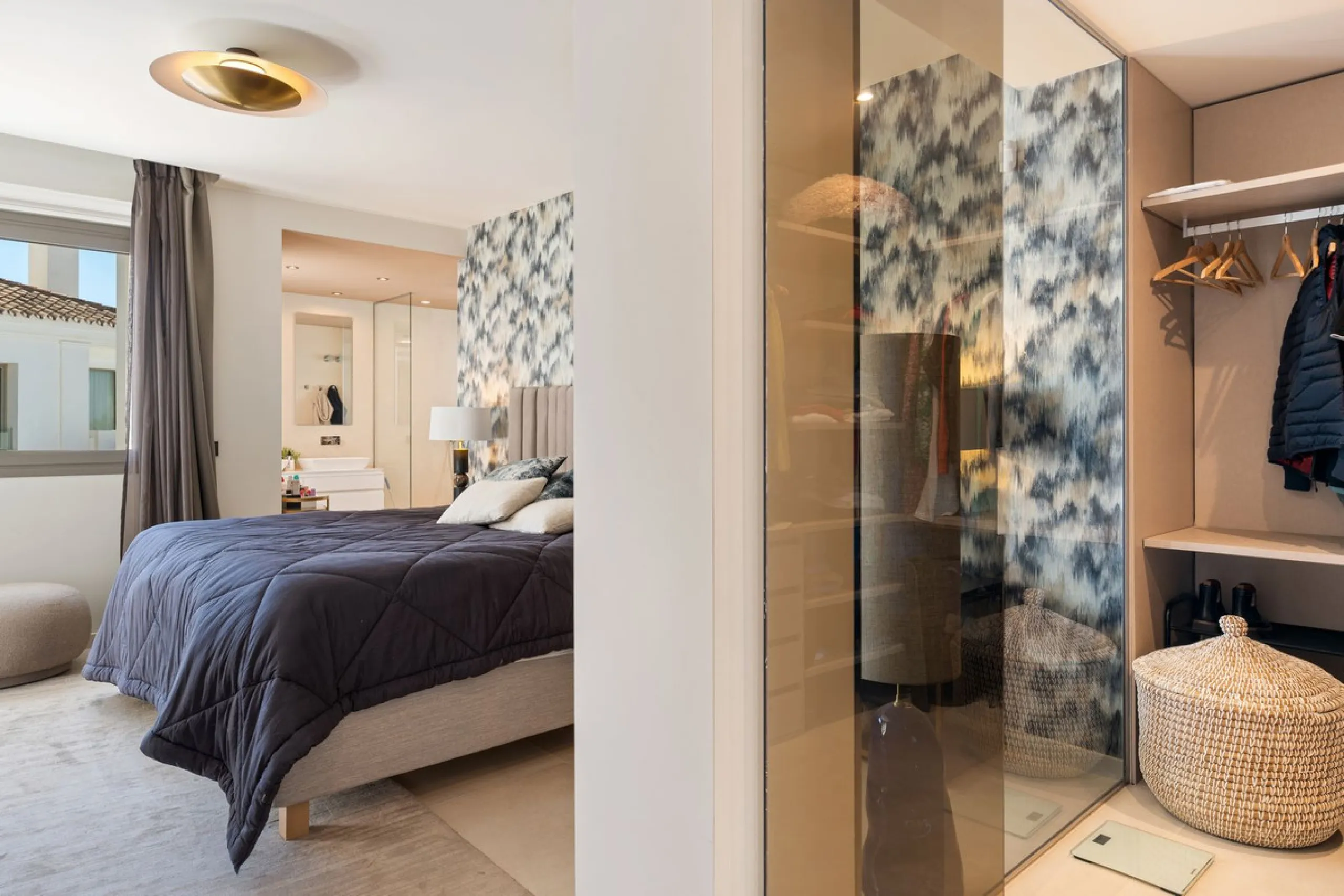 This stunning 2-bedroom, 2-bathroom penthouse is located in the newly built luxury complex, Nine Lions Residences. Set within an exclusive gated community, the apartment offers breathtaking panoramic views of the Mediterranean Sea. Designed for modern com
