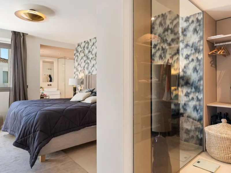 This stunning 2-bedroom, 2-bathroom penthouse is located in the newly built luxury complex, Nine Lions Residences. Set within an exclusive gated community, the apartment offers breathtaking panoramic views of the Mediterranean Sea. Designed for modern com