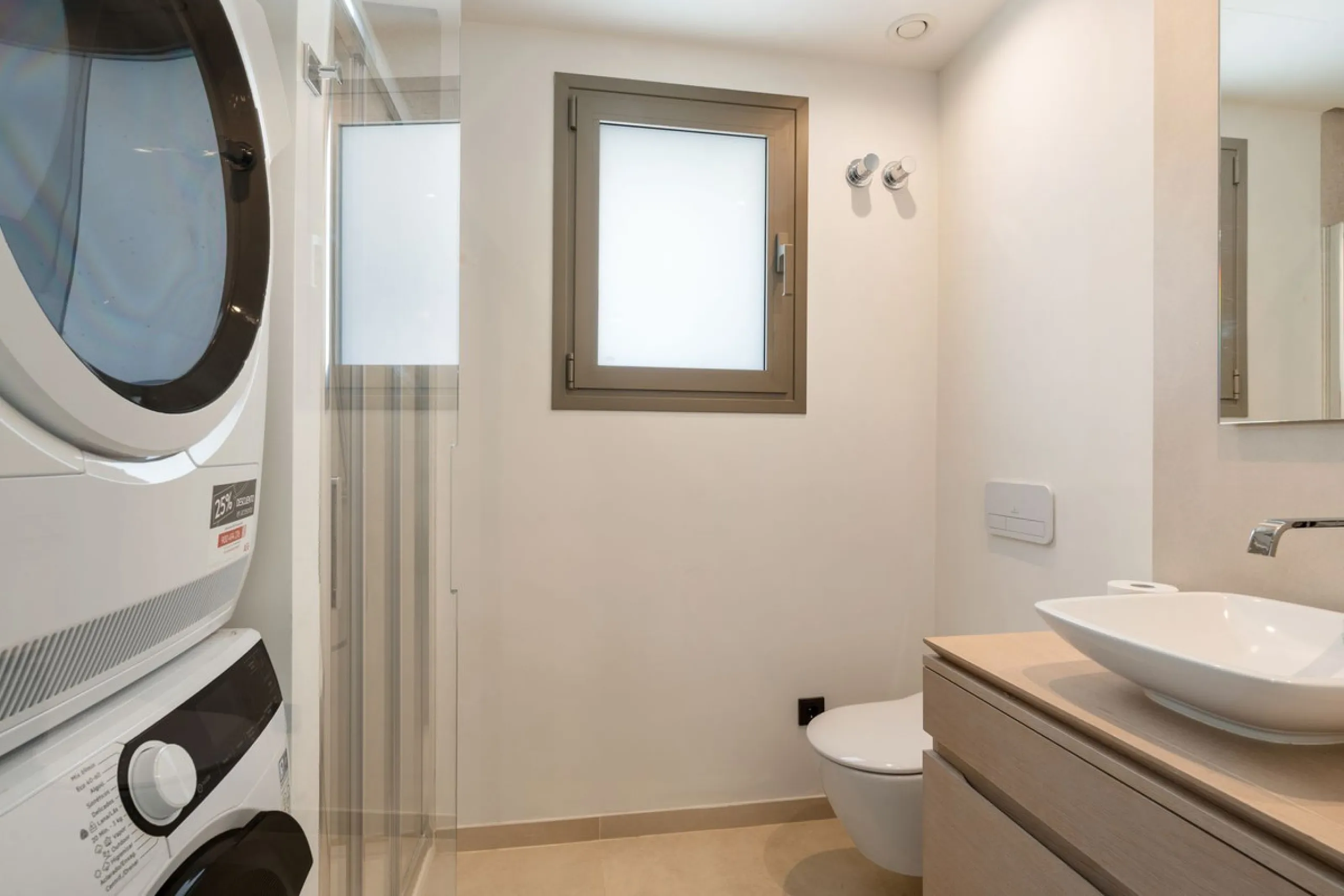 This stunning 2-bedroom, 2-bathroom penthouse is located in the newly built luxury complex, Nine Lions Residences. Set within an exclusive gated community, the apartment offers breathtaking panoramic views of the Mediterranean Sea. Designed for modern com