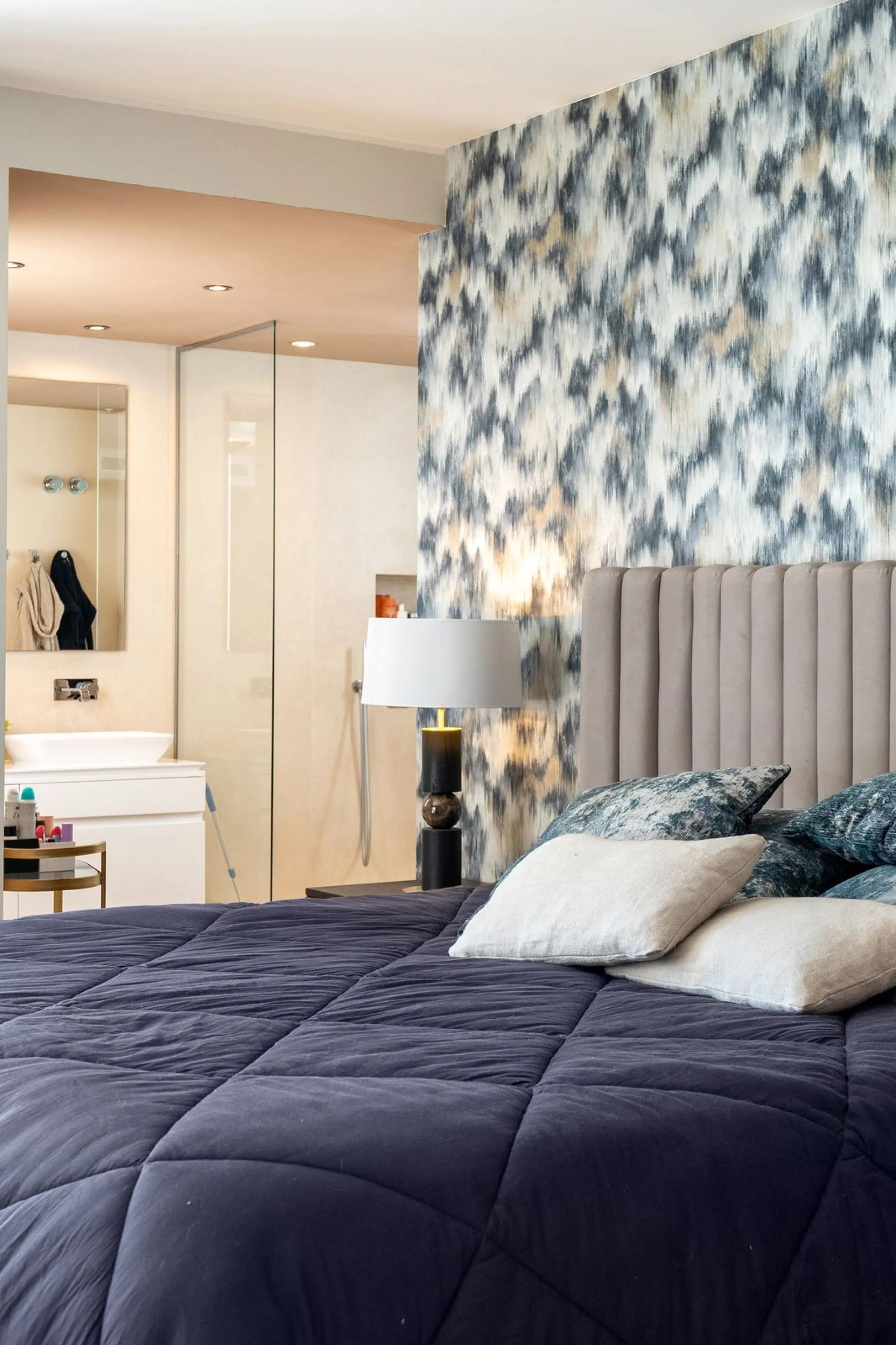 This stunning 2-bedroom, 2-bathroom penthouse is located in the newly built luxury complex, Nine Lions Residences. Set within an exclusive gated community, the apartment offers breathtaking panoramic views of the Mediterranean Sea. Designed for modern com
