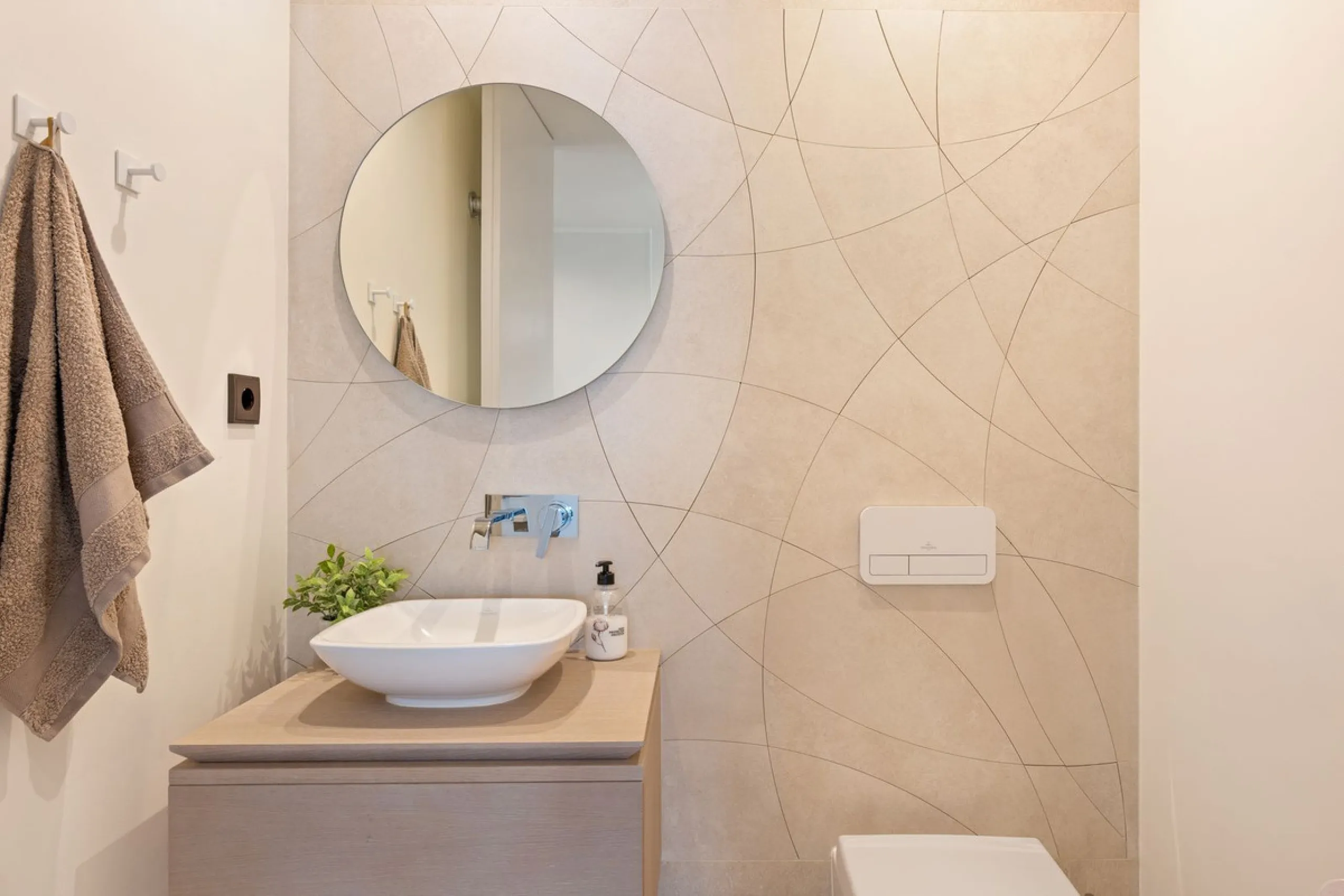This stunning 2-bedroom, 2-bathroom penthouse is located in the newly built luxury complex, Nine Lions Residences. Set within an exclusive gated community, the apartment offers breathtaking panoramic views of the Mediterranean Sea. Designed for modern com