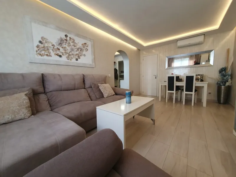 First floor NO lift. Just reduced from 489.000 to 458.000 for a quick sale.